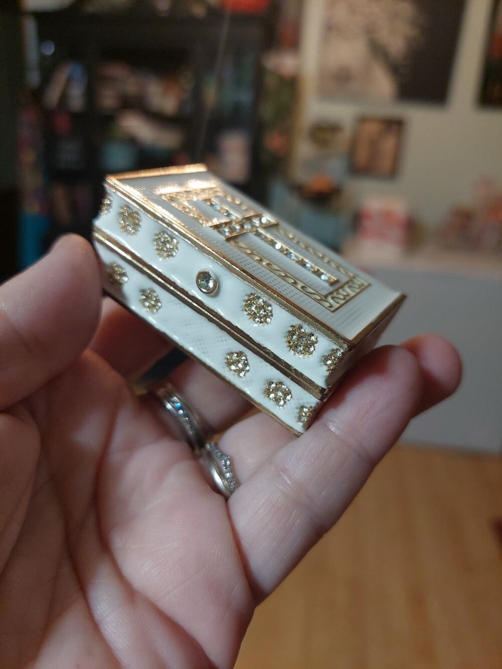 White Enameled Bible Rhinestones & Gold Trim Jewelry Trinket Box Religious